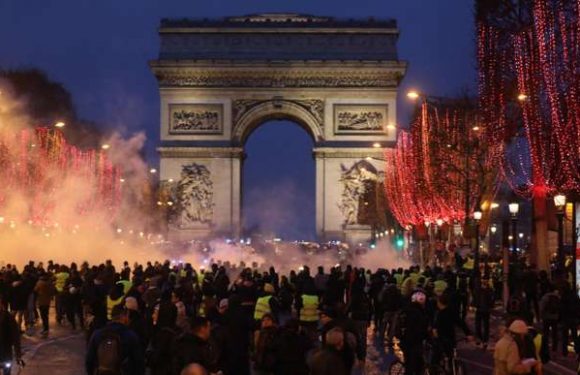 « Gilets jaunes » à Paris : « Le grand débat, c’est de l’enfumage »