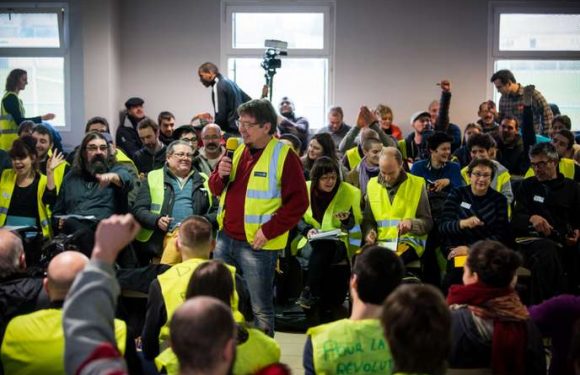 Une assemblée de « gilets jaunes » de toute la France signe un appel commun