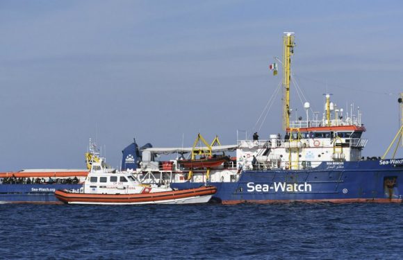 Sea-Watch bloqué en mer : des ONG demandent une solution immédiate pour les 13 mineurs à bord