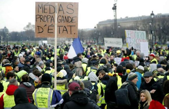 Les médias « sont des thermomètres » : la mise au point du patron de BFM-TV aux « gilets jaunes »