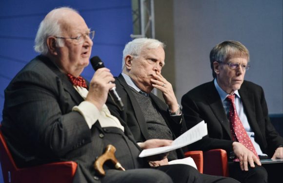 Vidéo : pourquoi les économistes se trompent-ils tout le temps ? Les explications de 3 « prix Nobel »