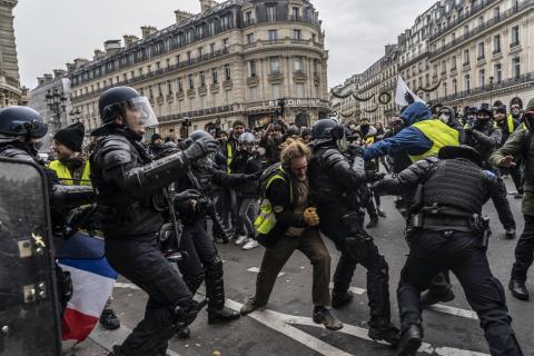 France Protests: Police Threaten to Join Protesters, Demand Better Pay and Conditions