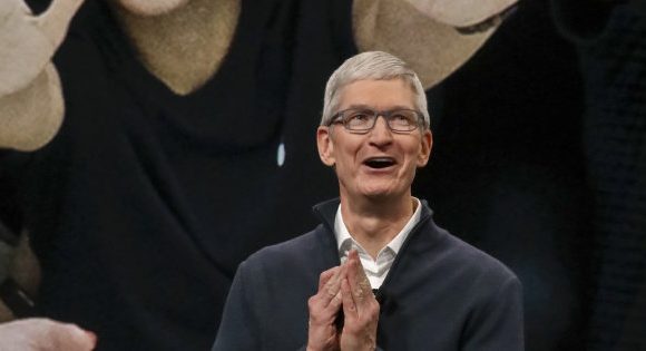 Tim Cook a un salaire 15 millions de fois plus élevé que celui de Steve Jobs