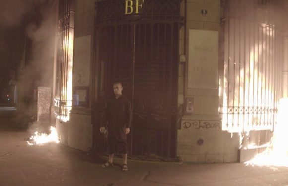 Piotr Pavlenski, qui avait incendié la Banque de France, condamné à un an de prison