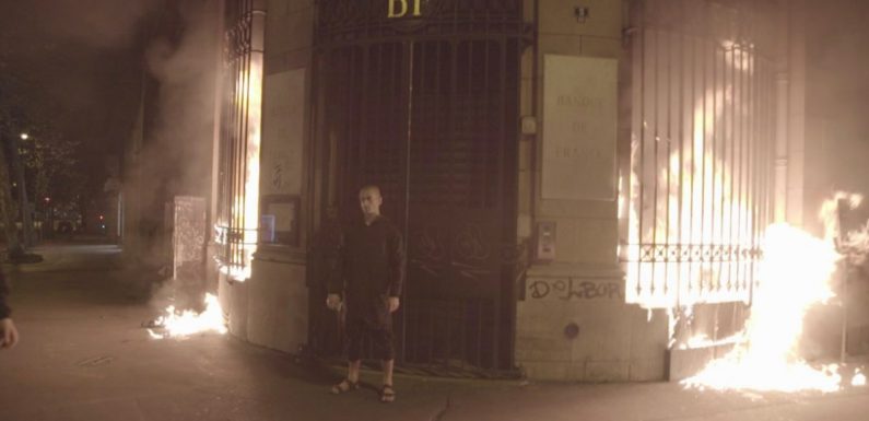 Piotr Pavlenski, qui avait incendié la Banque de France, condamné à un an de prison