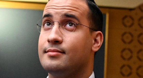 La technique du faux mea culpa à la Benalla en 5 étapes