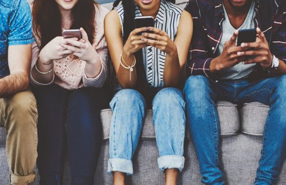 Les smartphones à l&rsquo;origine de douleurs au cou