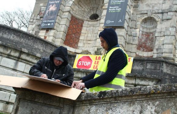 Groupe Whatsapp de commerçants, arrêté anti-manif&rsquo; : comment Bourges se prépare à la venue des gilets jaunes