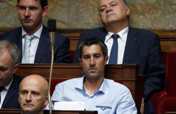 Cinq députés épinglés pour manquements à la déontologie