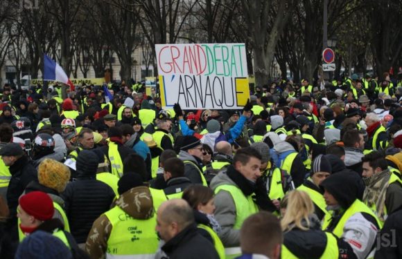 EN DIRECT Gilets jaunes : 84 000 manifestants en France, quelques heurts