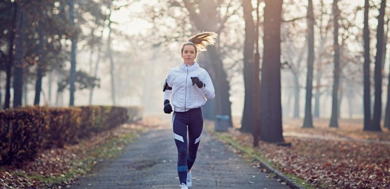 Le « plogging », ou comment nettoyer sa ville en courant