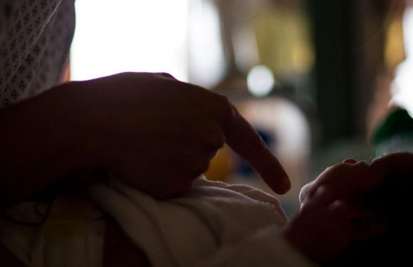 Toujours plus de jeunes mères SDF au sortir de la maternité