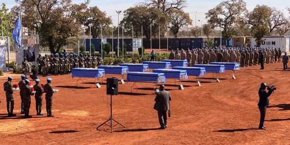Mali : cérémonie en hommage aux dix Casques bleus tchadiens tués