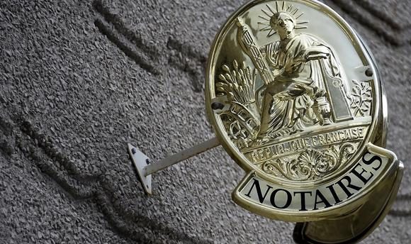 Durcir les droits de succession pour compenser l’ISF : une piste sérieuse pour Emmanuel Macron ?