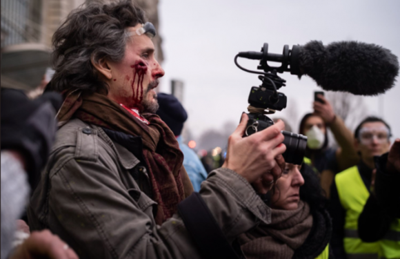 Le réalisateur Florent Marcie blessé par un tir de flashball