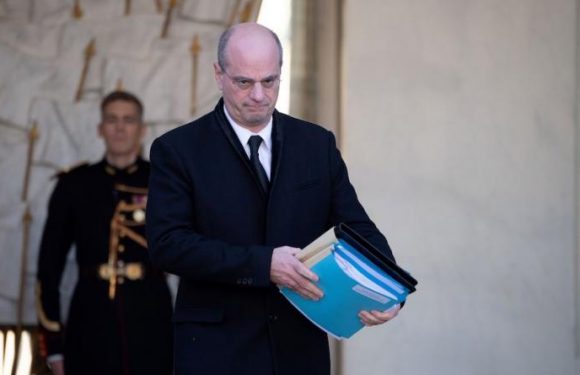 Suppression des allocations pour les familles d&rsquo;élèves violents : la mesure Blanquer laisse les parents d&rsquo;élèves dubitatifs
