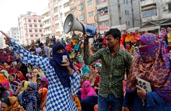 Les ouvriers du textile font la grève