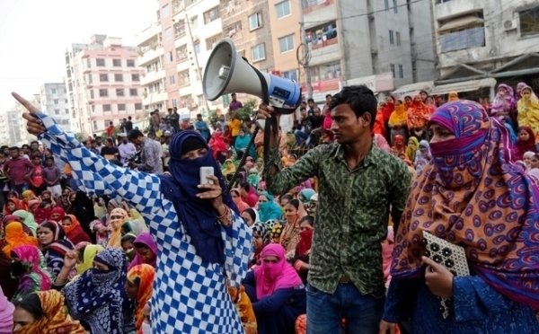 Les ouvriers du textile font la grève