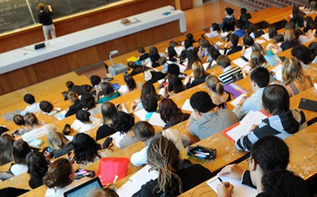 Universités : l’augmentation des frais d’inscription entraîne une baisse des candidatures des étudiants maghrébins