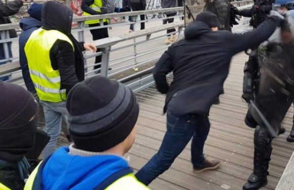 Christophe Dettinger veut porter plainte pour « injure raciale » contre Emmanuel Macron