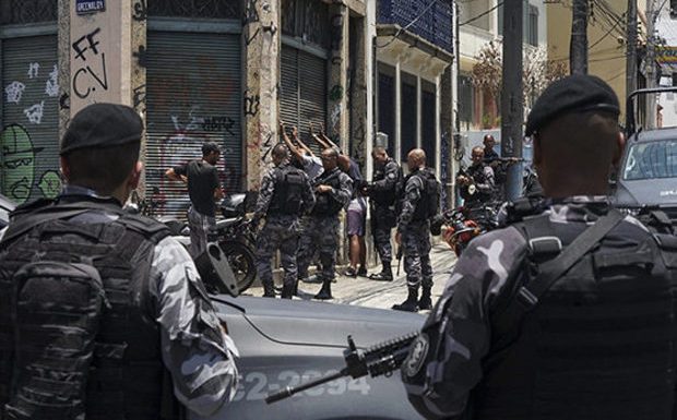 Rio de Janeiro : 13 trafiquants de drogue présumés abattus lors d’une fusillade