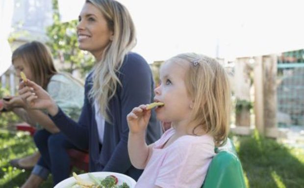 Hongrie : les femmes avec quatre enfants ou plus ne paieront plus d’impôt sur le revenu de leur vie. Six autres mesures fortes pour la natalité.