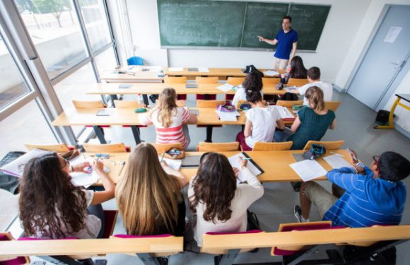 Les mentions « père et mère » remplacées par « parent 1 » et « parent 2 » dans les formulaires scolaires