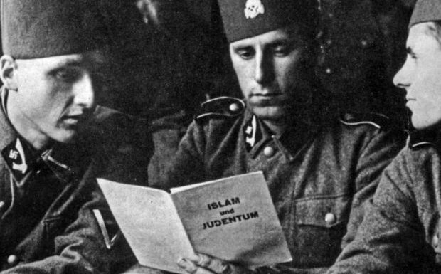 « Les musulmans et la machine de guerre nazie , le croissant et la croix gammée » de David Motadel
