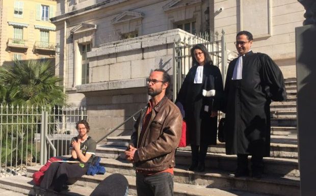 Cédric Herrou relaxé après son procès pour injures publiques contre le préfet des Alpes-Maritimes