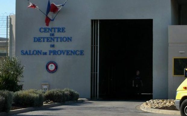 Salon-de-Provence (13) : il ingère une substance qui lui donne une force surhumaine puis agresse un surveillant de prison