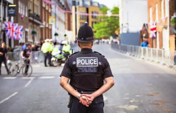 Royaume-Uni : la police jugée coupable d’avoir refusé de recruter un candidat « exceptionnel » parce que celui-ci était un homme blanc