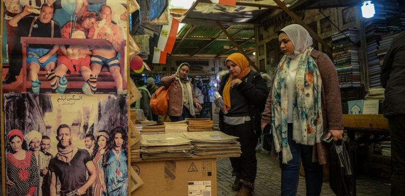 Au Caire, les Egyptiennes tombent le voile