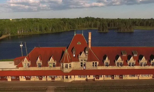 Pour faire croître sa population, une ville vend des terrains à un dollar