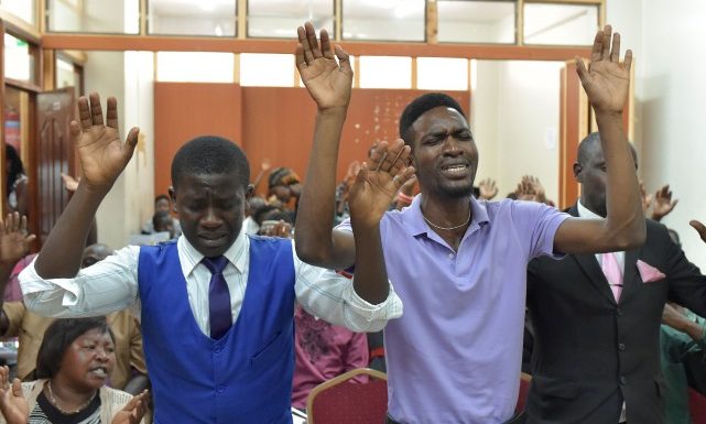 Kenya: les homosexuels s’en remettent à Dieu avant un jugement historique