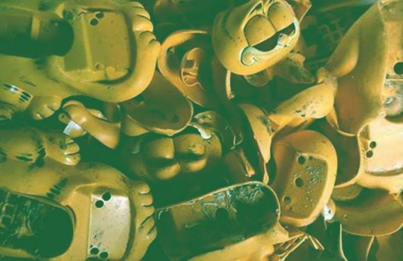 #AlertePollution : dans le Finistère, des téléphones Garfield souillent les plages depuis trente ans