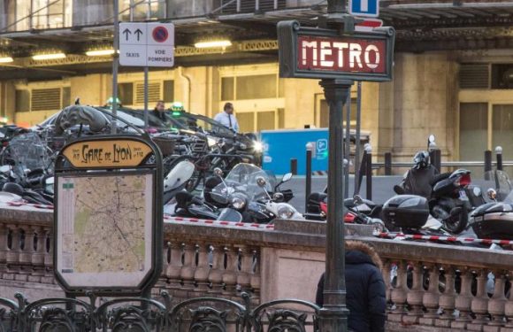 Paris : une personne dans un état grave après une attaque à l&rsquo;acide sur la ligne 1 du métro
