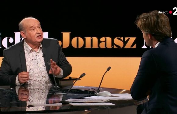 VIDEO. Antisémitisme : « Heureusement que ma mère n&rsquo;est plus là pour voir ça », affirme Michel Jonasz à « 20h30 le dimanche »