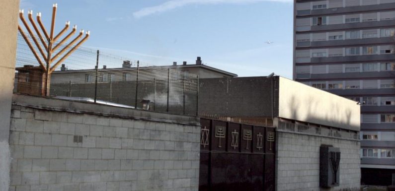 Sarcelles : deux adolescents tirent à la carabine à plomb devant une synagogue