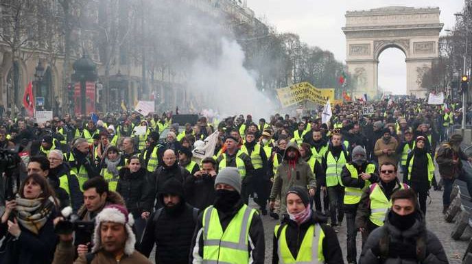 « Gilets jaunes » : 12 100 manifestants à 14 heures, dont 4 000 à Paris