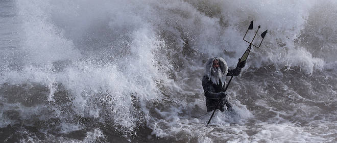 Quand les surfeurs s’engouffrent sous le vortex polaire