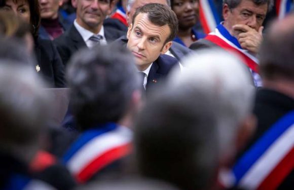 Emmanuel Macron promet de « faire très attention » à ses « petites phrases »