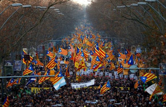 Espagne: 200000 manifestants à Barcelone contre le procès des indépendantistes