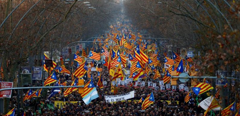 Espagne: 200000 manifestants à Barcelone contre le procès des indépendantistes