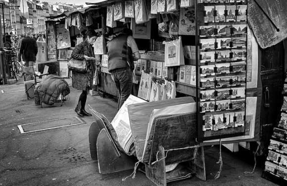 Paris : les bouquinistes des quais de Seine se rapprochent de l&rsquo;UNESCO