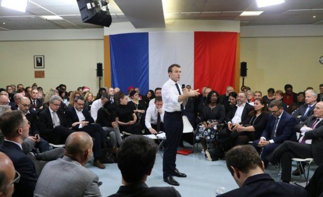 Grand débat: Macron annonce un « grand plan » pour les petites associations