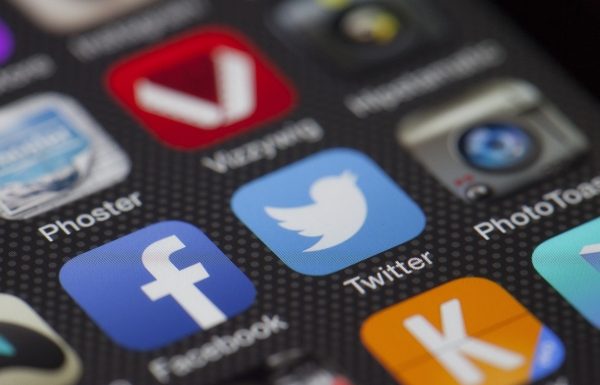 Contre la haine, les géants du Net responsabilisés