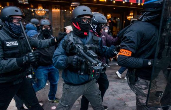 Des dissensions apparaissent au sein des forces de l’ordre sur l’usage du lanceur de balles de défense