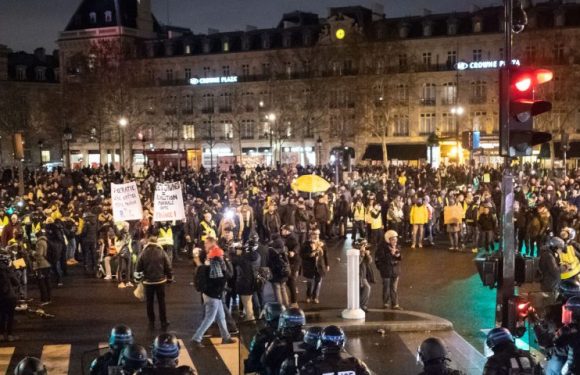Loi « anti-casseurs » : « Des atteintes extrêmement graves au droit de manifester »
