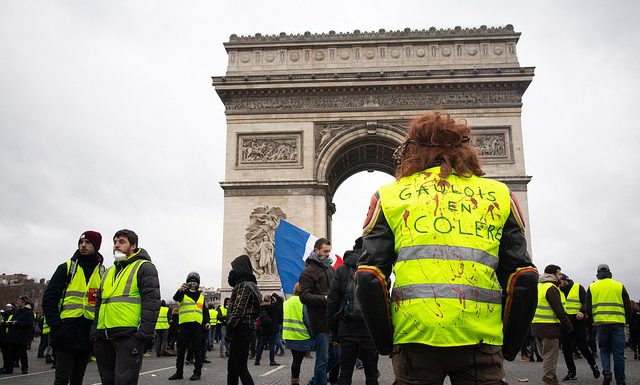 Les Gilets jaunes au risque du complotisme