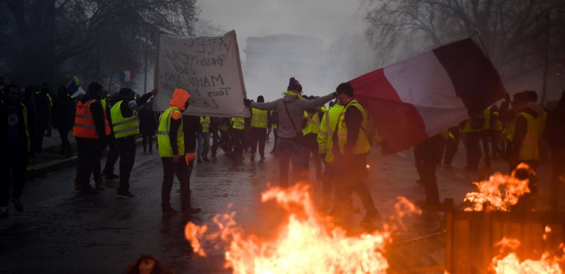 La révolte populaire des « Gilets Jaunes » contre le mondialiste de l’anti-France de Macron